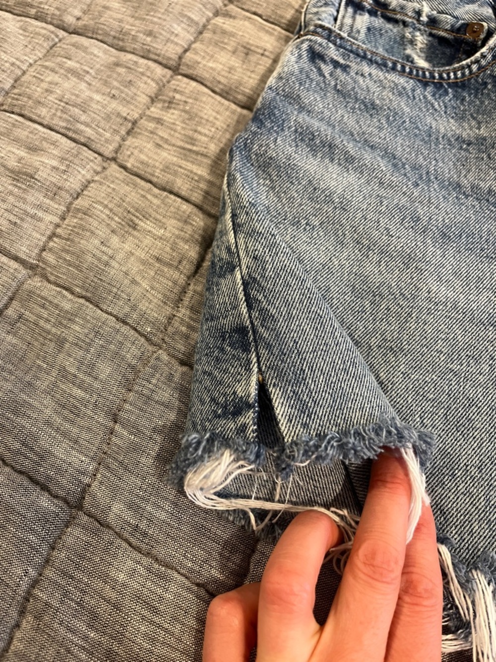 Agolde Riley Shorts - Picture 7 of 7